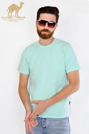 camel wear t-shirt basic                                                                                                 تيشيرت ليكرا بلون مينت جرين مميز، بخامة مرنة ومريحة، ستايل عصري يناسب الخروجات اليومية والكاجوال.