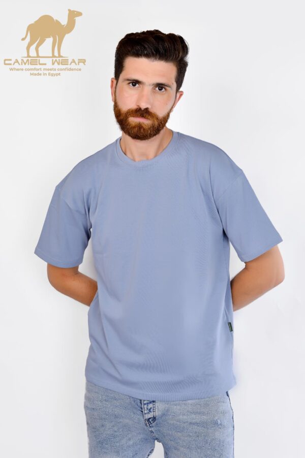 camel wear t-shirt over-size          التيشيرت الـ Oversize ده هو اختيارك الصح.  خامة مريحة وعملية تناسب اللبس اليومي.  لون لبني فاتح يديك إطلالة هادية ومنعشة.  مناسب للبس مع جينز أو شورت لإطلالة كاجوال كاملة