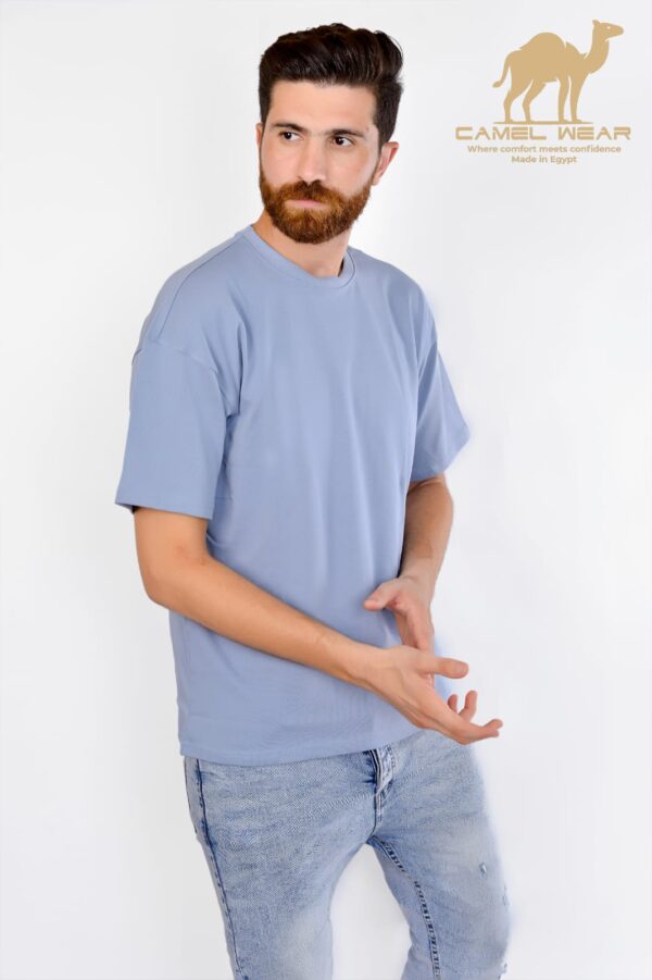 camel wear t-shirt over-size          التيشيرت الـ Oversize ده هو اختيارك الصح.  خامة مريحة وعملية تناسب اللبس اليومي.  لون لبني فاتح يديك إطلالة هادية ومنعشة.  مناسب للبس مع جينز أو شورت لإطلالة كاجوال كاملة